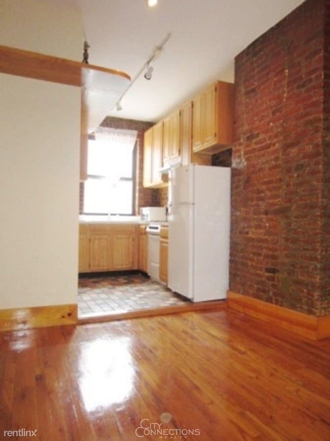 Building Photo - 107 Macdougal St