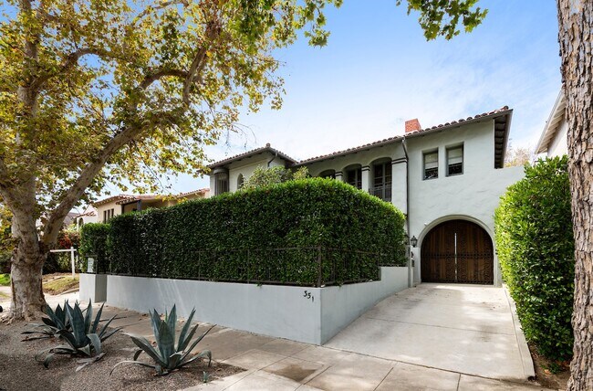 Foto del edificio - 349 N Mansfield Ave