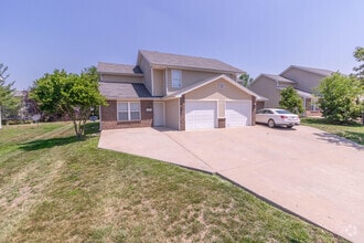 Building Photo - 1505 Raleigh Dr