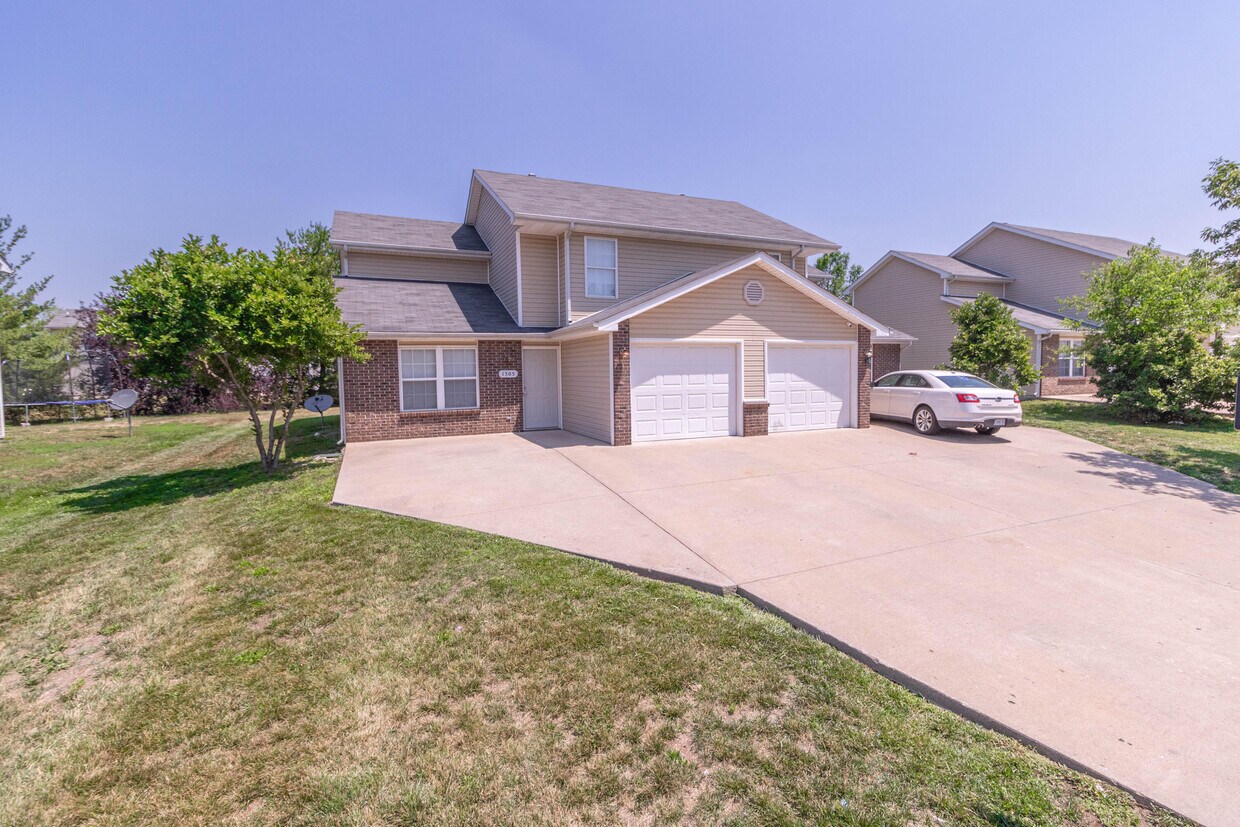 Primary Photo - 1505 Raleigh Dr