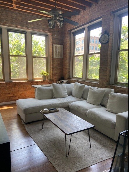 Foto del edificio - 2510 N Wayne Ave