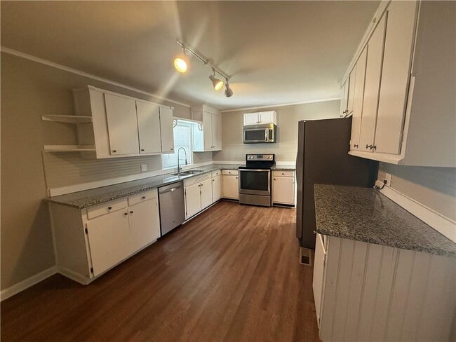 Building Photo - 20 Highland St