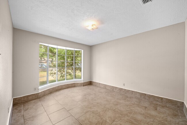 Foto del edificio - 11111 Longcommon Dr