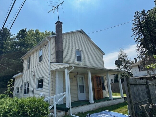Building Photo - Welcome to this single family home with 2-...