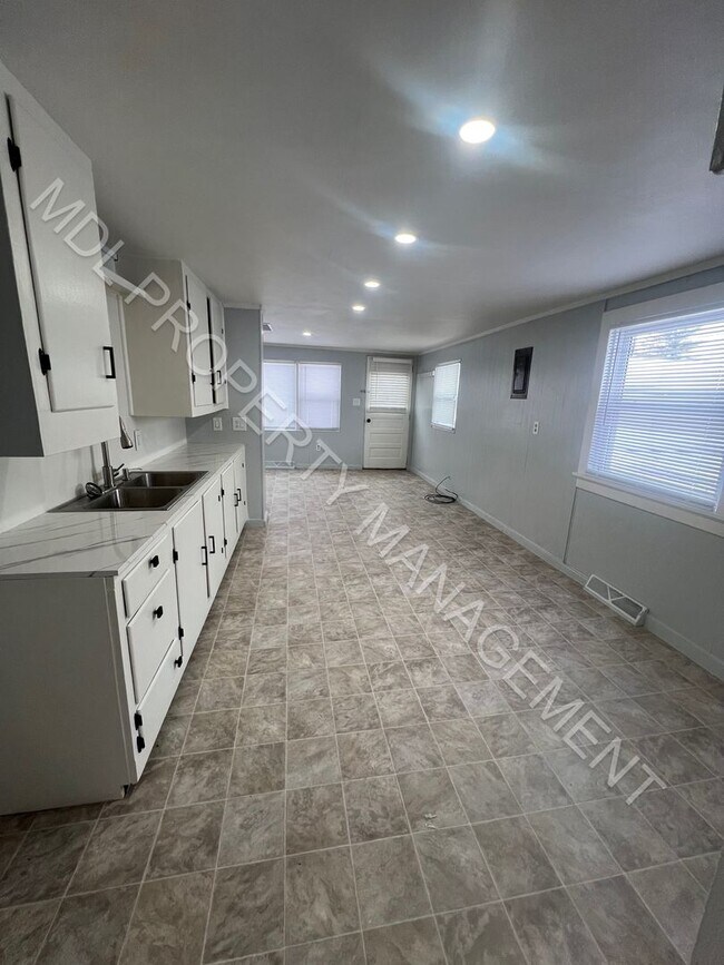 Foto del edificio - 4175 Ring St