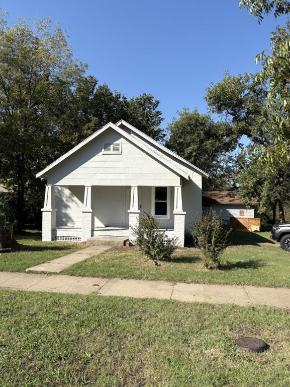 Building Photo - 1301 S Armstrong Ave