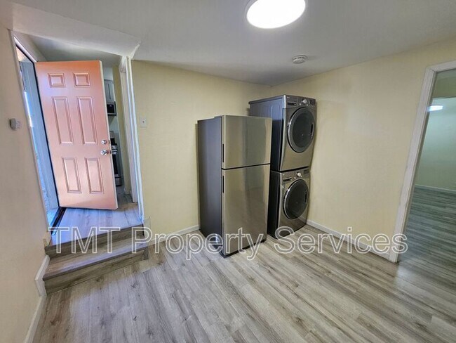 Foto del edificio - 1647 E 6th St