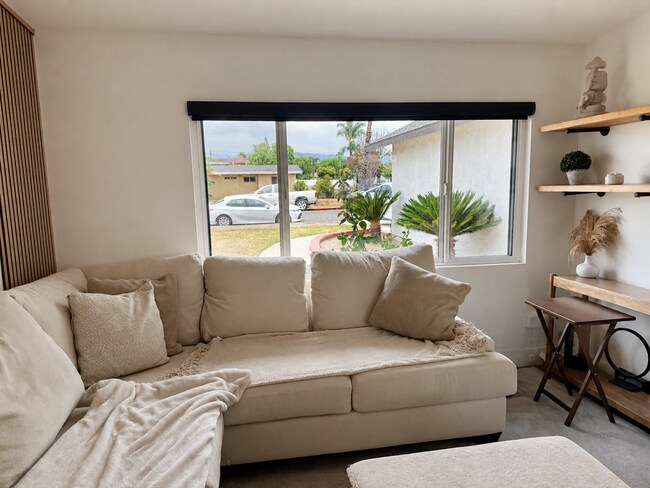 Building Photo - 524 E Navilla Pl