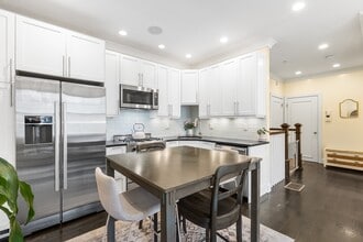 Building Photo - 170 W Fifth St