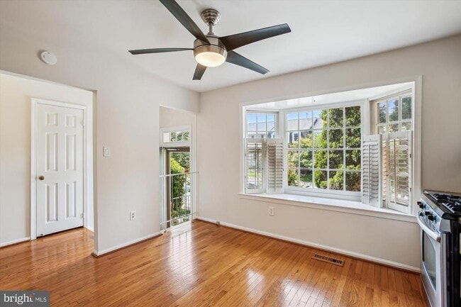 Building Photo - 8258 Cedar Landing Ct