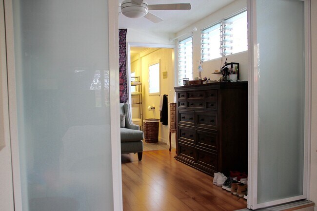 Foto del edificio - Very clean and spacious Studio with lots o...
