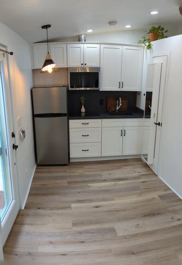 403 D St Unit Studio, Ramona, CA 92065 Apartments in Ramona, CA