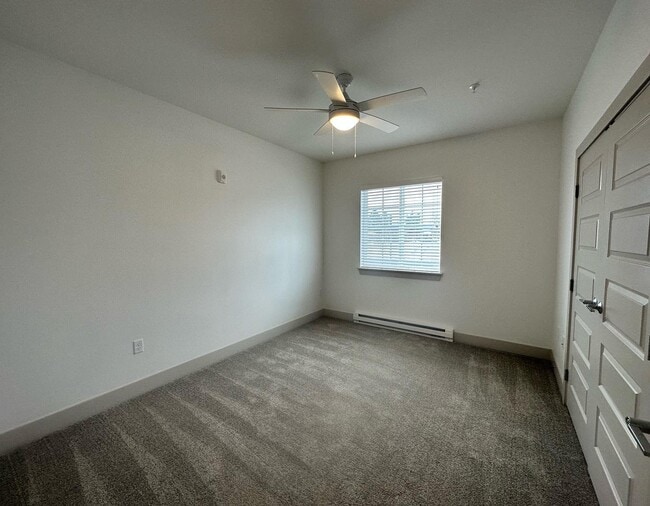 Bedroom - Tidewater Communities