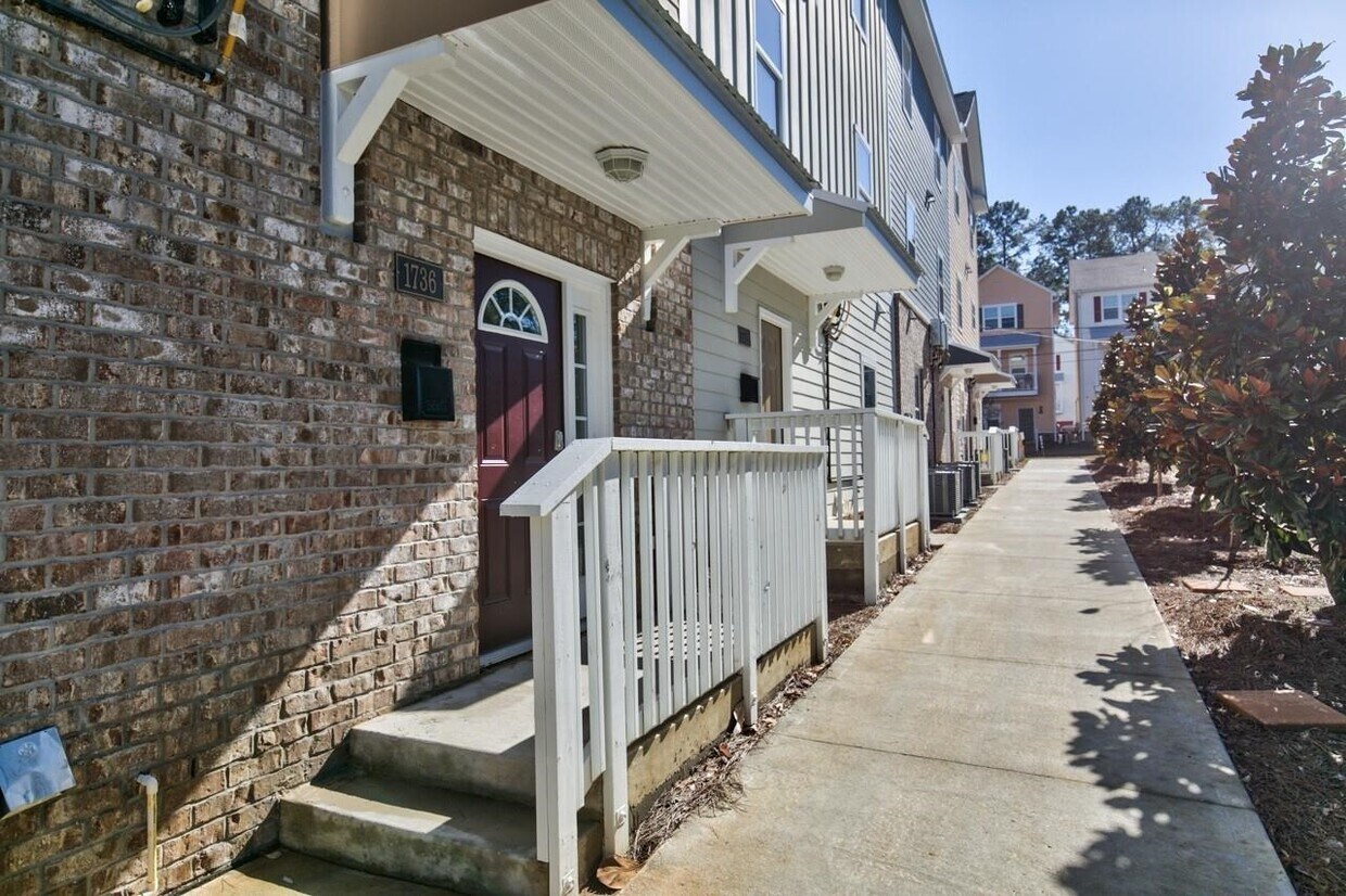 Primary Photo - 1732 Belle Vue Way