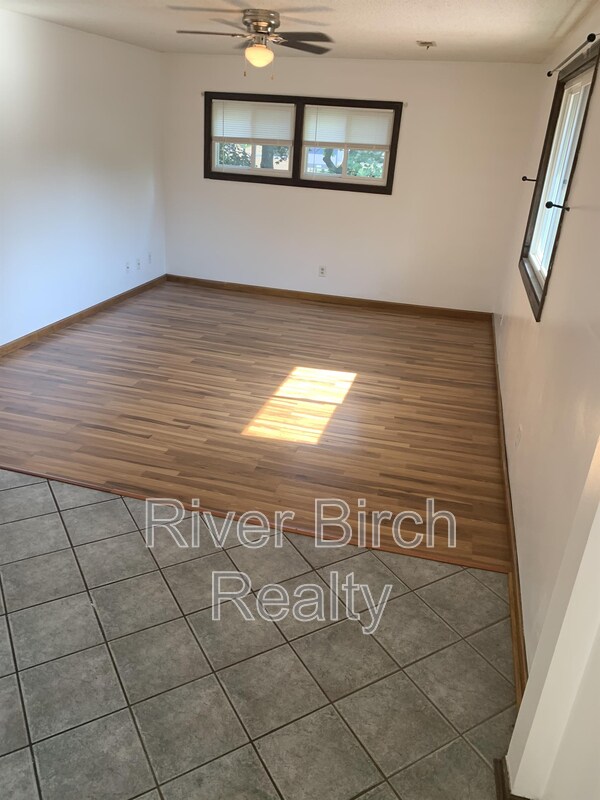 Foto del edificio - 425 W Lawrence Ave