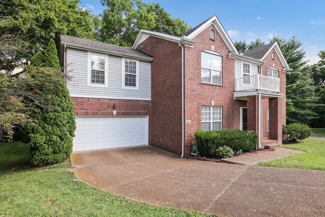 Foto del edificio - Well Appointed 4BR Home in Brentwood