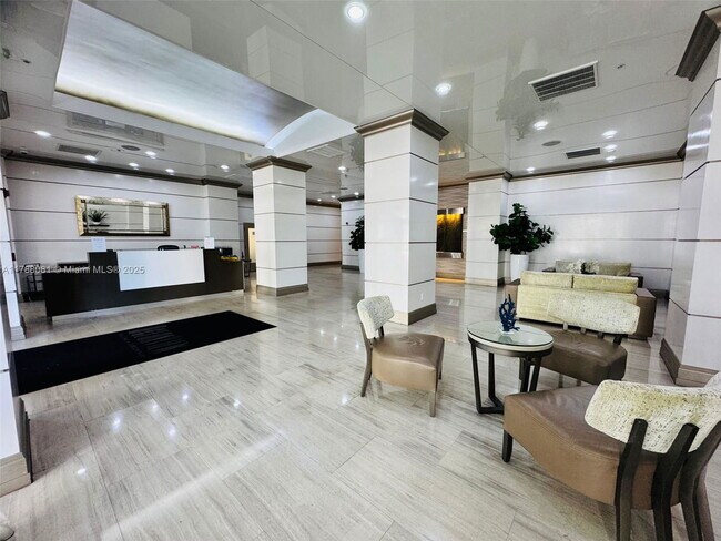 Foto del edificio - 19390 Collins Ave