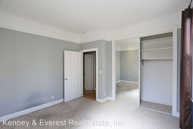 Building Photo - 2 br, 1 bath House - 2748 Gough #2