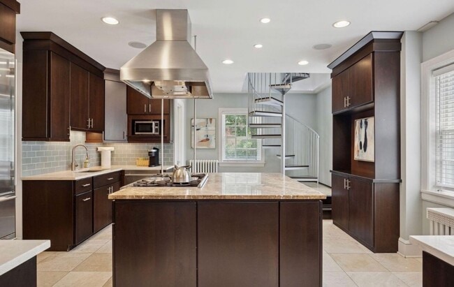 Foto del edificio - 1785 Dupont Ave S