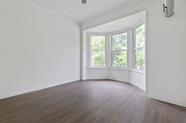 Foto del edificio - 4818 Greer Ave