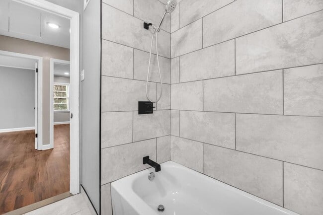 Building Photo - 1194 S Perkins Rd