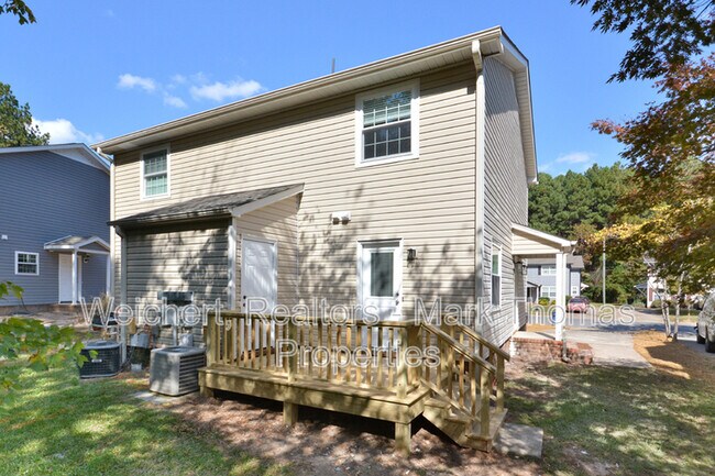 Building Photo - 210 Bridgefield Pl