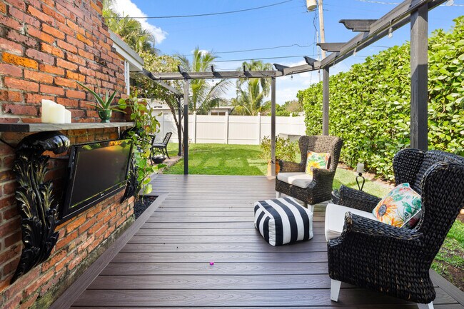 Building Photo - 513 Anchorage Dr N