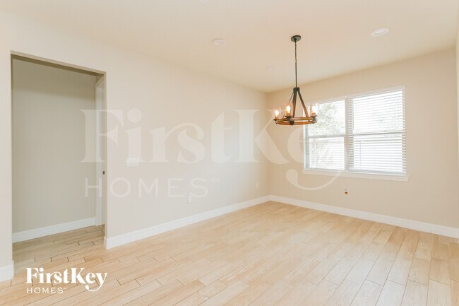 Foto del edificio - 16303 Treasure Point Dr