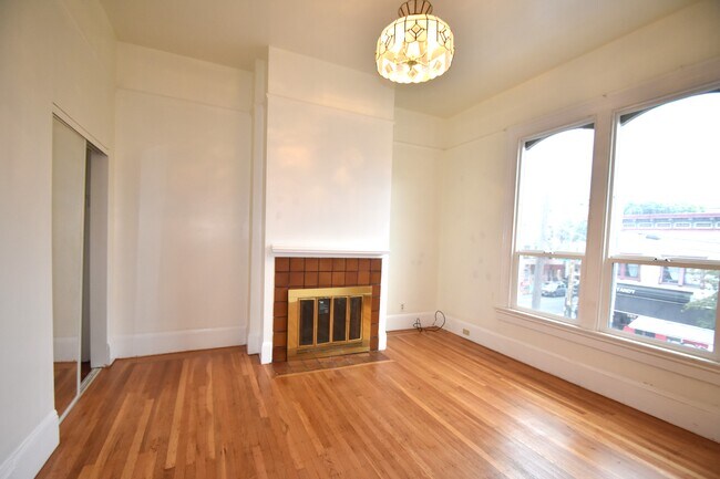 Foto del edificio - 1281 S Van Ness Ave