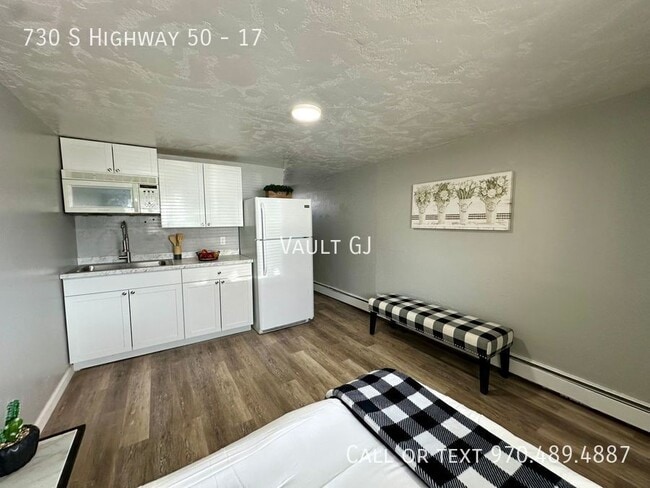 Foto del edificio - 730 US-50