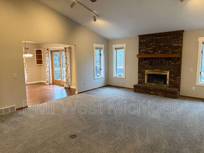 Building Photo - 513 24th Ave