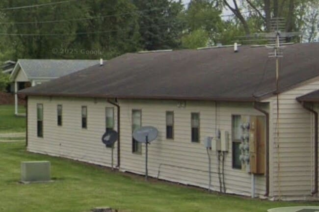 Building Photo - 100 First St