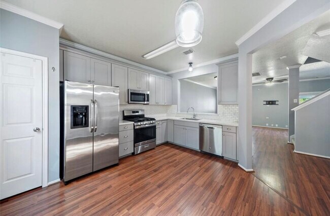 Foto del edificio - 29705 Parliament Hills Dr