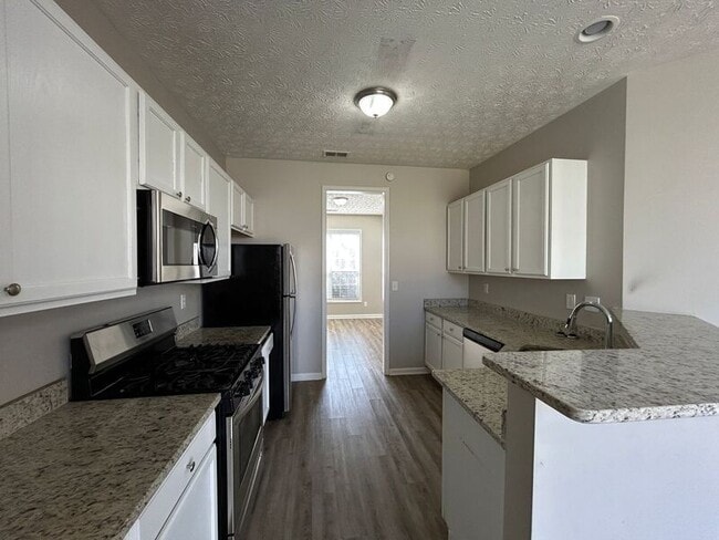 Building Photo - 105 Silver Mine Trail SE