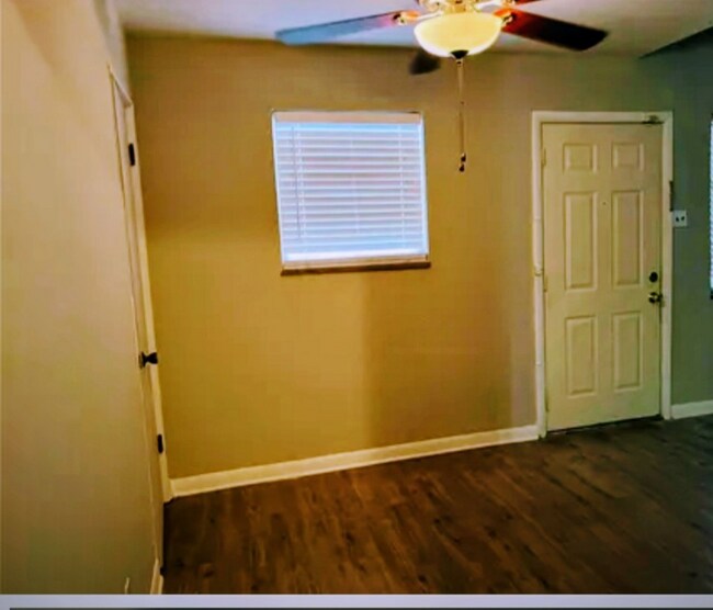 Foto del edificio - 1907 Semple Ave