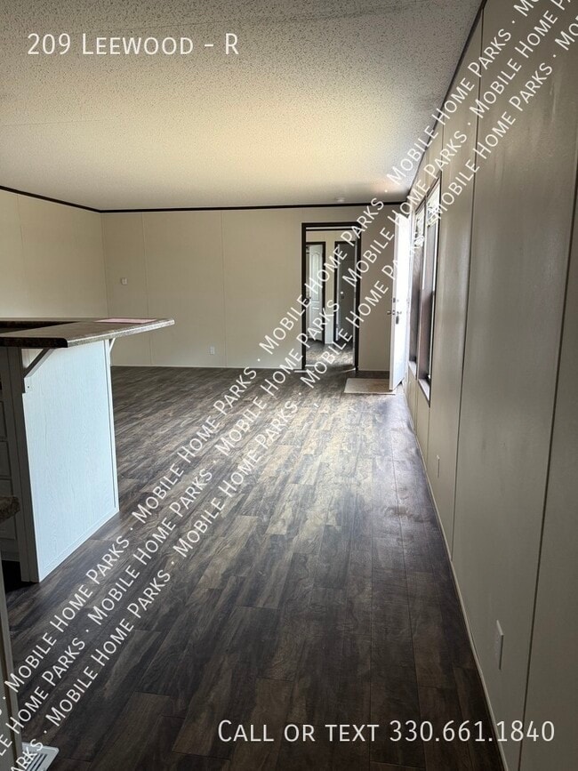 Building Photo - 209 Leewood-R