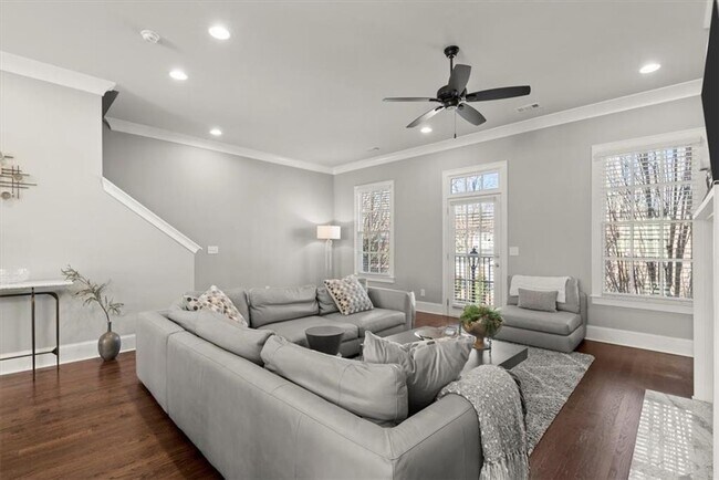 Foto del edificio - 160 Clover Ct