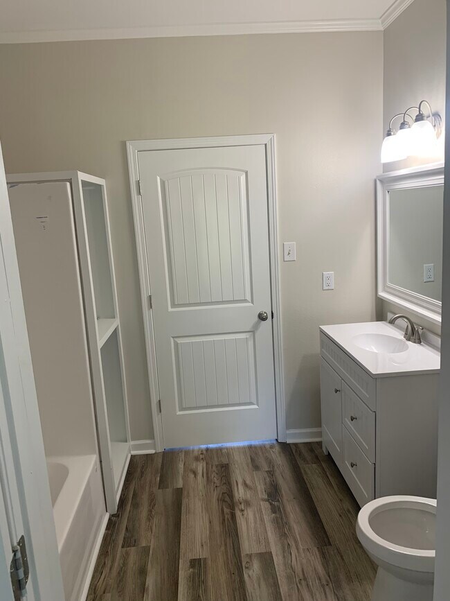 Full bath - 109 Duhon St