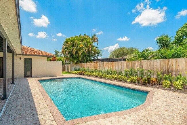 Foto del edificio - 21155 Shady Vista Ln
