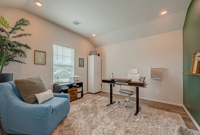 Foto del edificio - 2114 Cherryvale Dr