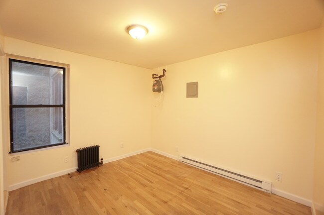 Foto del edificio - 124 E 107th St