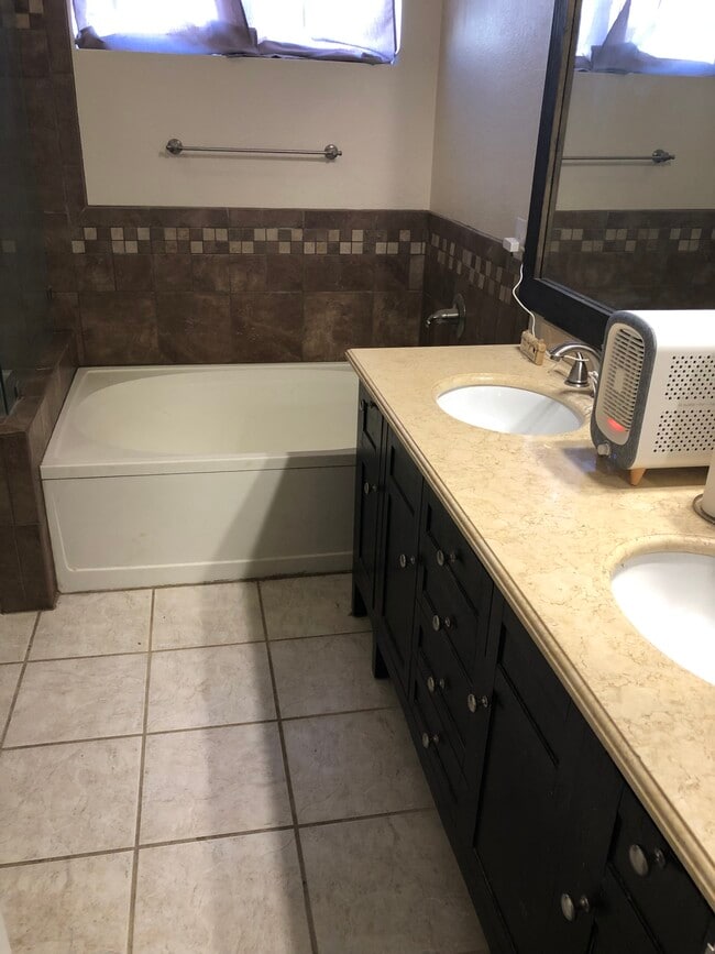 Foto del edificio - 8984 N Clover Way