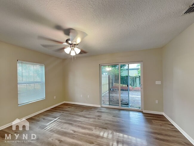 Foto del edificio - 3776 Freeman Rd