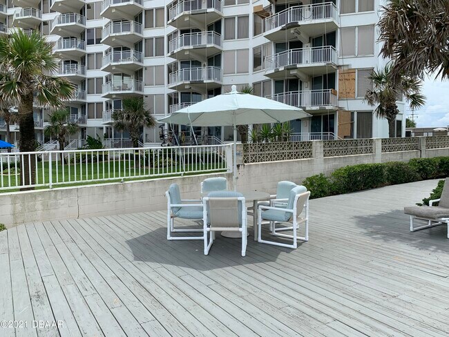 Building Photo - 1167 Ocean Shore Blvd