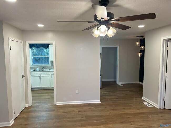 Foto del edificio - 3815 Ridgecrest Cir SW