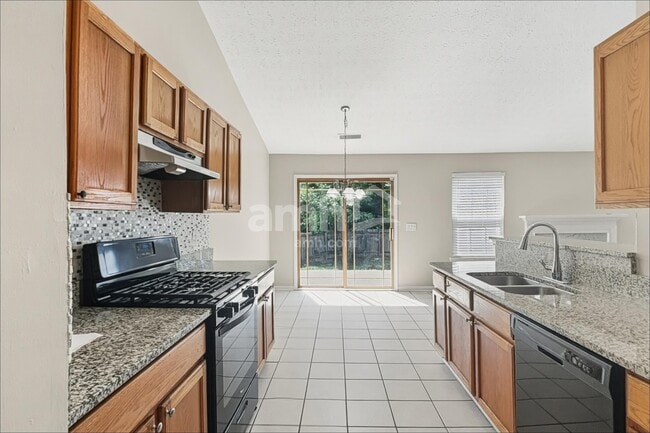 Foto del edificio - 247 Rockingham Dr