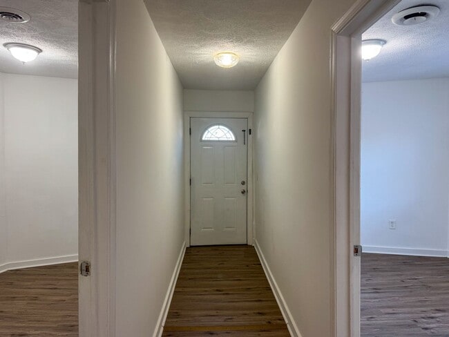 Building Photo - 3000 Courthouse Rd