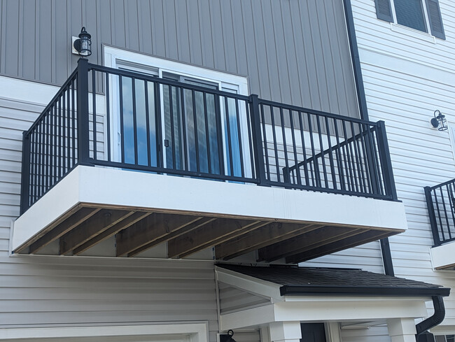 Foto del edificio - Room in Townhome on Scoter St