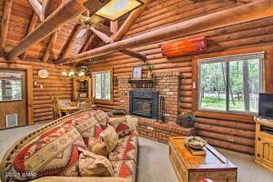 Building Photo - 695 S Adair Springs Ln
