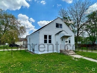 Building Photo - 302 19th St NE